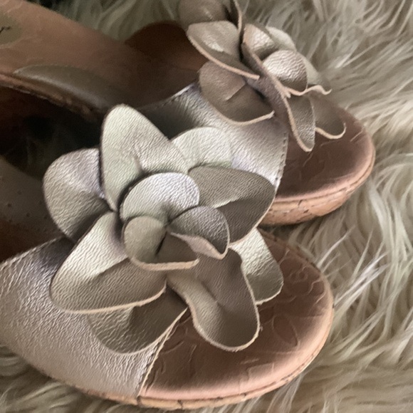 Bjorndal Leia Sandals Cork Heel Pewter Leather with Flower Detail Woman’s 9M - Picture 2 of 14